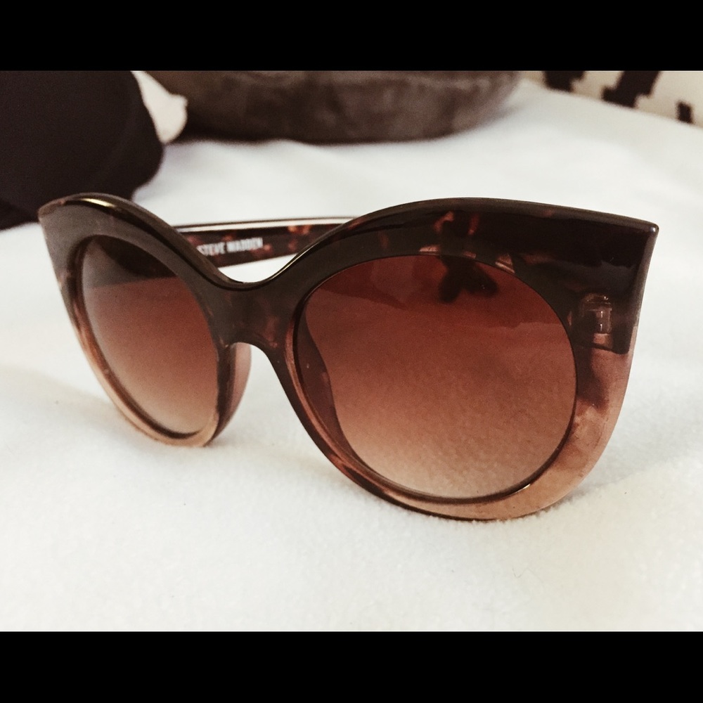 Steve Madden Cat eye sunglasses